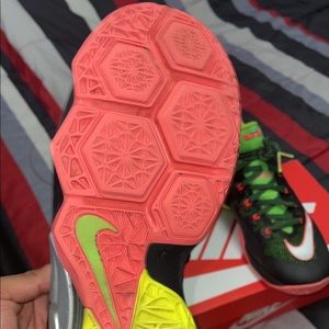 Nike Lebron 12 Low “Green Strike”